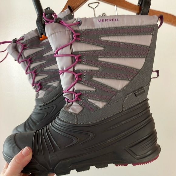 Chic Gray and Pink Winter Boots - Picture 6 of 9